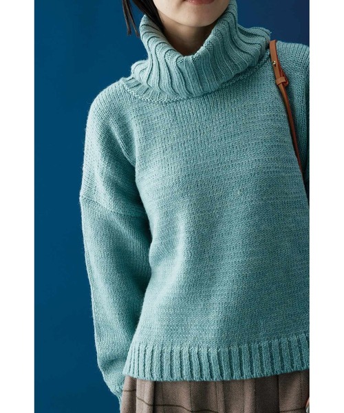 Sunny clouds（サニークラウズ）の「サニークラウズ　ちょいオフタートルセーター（ニット/セーター・レディース・ブルー/ブラック/ベージュ・M/L/LL）」の9枚目の写真