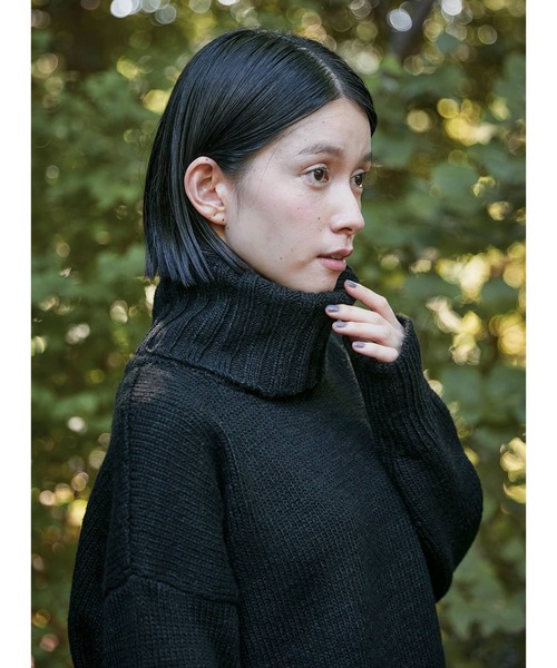 Sunny clouds（サニークラウズ）の「サニークラウズ　ちょいオフタートルセーター（ニット/セーター・レディース・ブルー/ブラック/ベージュ・M/L/LL）」の10枚目の写真