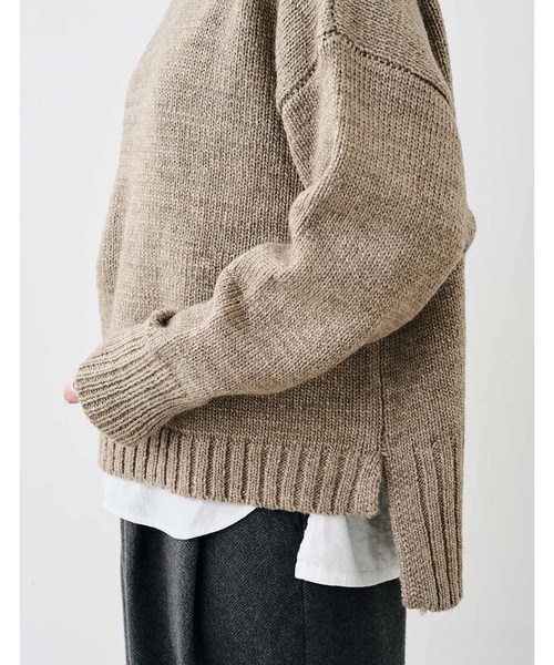 Sunny clouds（サニークラウズ）の「サニークラウズ　ちょいオフタートルセーター（ニット/セーター・レディース・ブルー/ブラック/ベージュ・M/L/LL）」の14枚目の写真