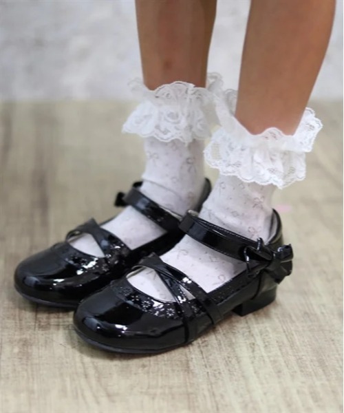 axes femme（アクシーズファム）の「クロスストラップパンプス（パンプス・キッズ・ブラック/ホワイト・X-LARGE/LARGE/MEDIUM）」の2枚目の写真