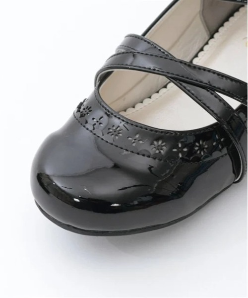 axes femme（アクシーズファム）の「クロスストラップパンプス（パンプス・キッズ・ブラック/ホワイト・X-LARGE/LARGE/MEDIUM）」の8枚目の写真