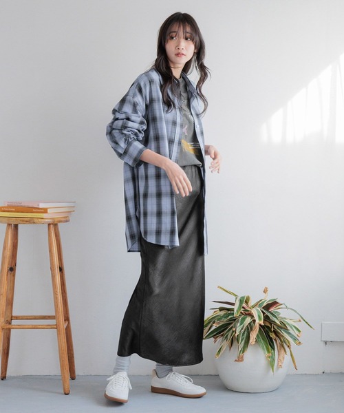 LOWRYS FARM(ローリーズファーム)の「カコウプリントTLS291616(Tシャツ/カットソー・レディース・オフホワイト/グレー/チャコールグレー/アイボリー・FREE)」の16枚目の写真