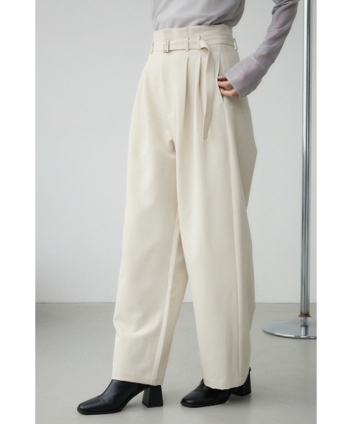 AZUL by moussy（アズールバイマウジー）の「ベルトタックワイドパンツ（スラックス・レディース・ライトベージュ/ピンク/ブラック・SMALL/MEDIUM）」の3枚目の写真