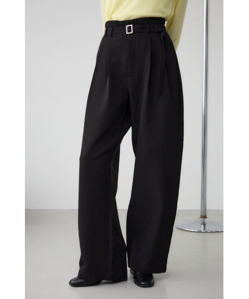 AZUL by moussy（アズールバイマウジー）の「ベルトタックワイドパンツ（スラックス・レディース・ライトベージュ/ピンク/ブラック・SMALL/MEDIUM）」の2枚目の写真