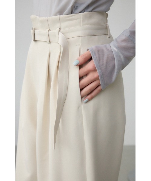 AZUL by moussy（アズールバイマウジー）の「ベルトタックワイドパンツ（スラックス・レディース・ライトベージュ/ピンク/ブラック・SMALL/MEDIUM）」の16枚目の写真