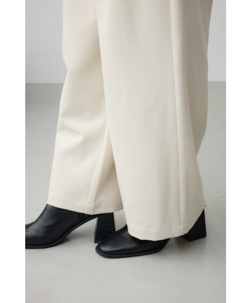 AZUL by moussy（アズールバイマウジー）の「ベルトタックワイドパンツ（スラックス・レディース・ライトベージュ/ピンク/ブラック・SMALL/MEDIUM）」の17枚目の写真