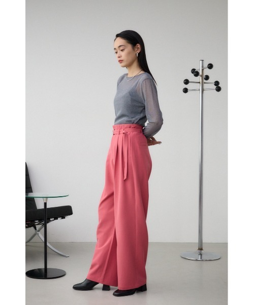 AZUL by moussy（アズールバイマウジー）の「ベルトタックワイドパンツ（スラックス・レディース・ライトベージュ/ピンク/ブラック・SMALL/MEDIUM）」の7枚目の写真