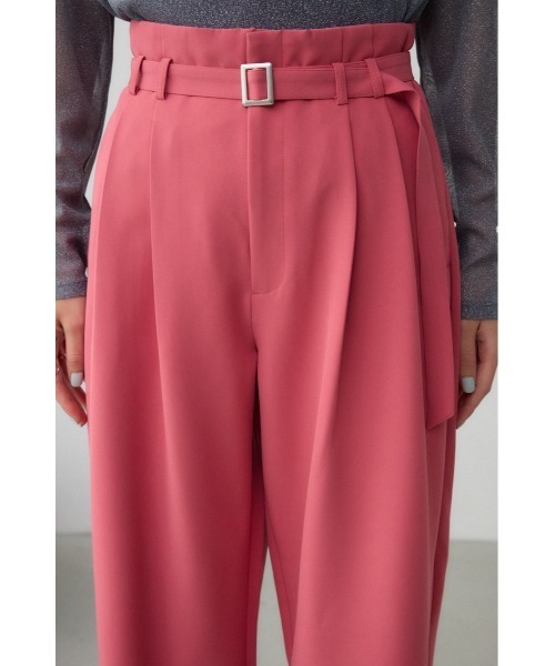 AZUL by moussy（アズールバイマウジー）の「ベルトタックワイドパンツ（スラックス・レディース・ライトベージュ/ピンク/ブラック・SMALL/MEDIUM）」の12枚目の写真