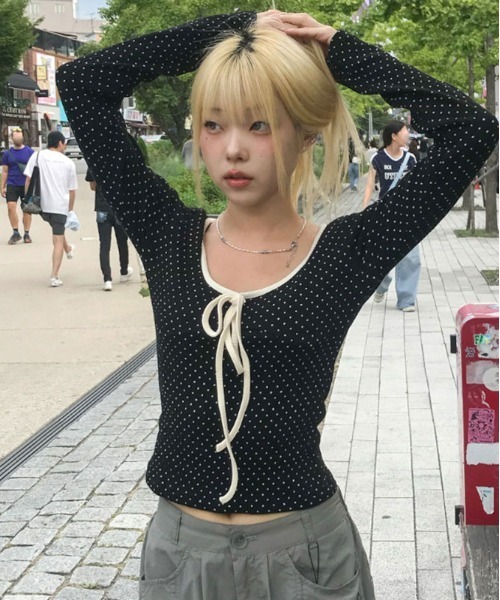 gossip!ロサンゼルス(ゴシップロサンゼルス)の「Y2K ドットロングスリーブTシャツ(Tシャツ/カットソー・レディース・ブラック/オフホワイト・FREE)」の5枚目の写真