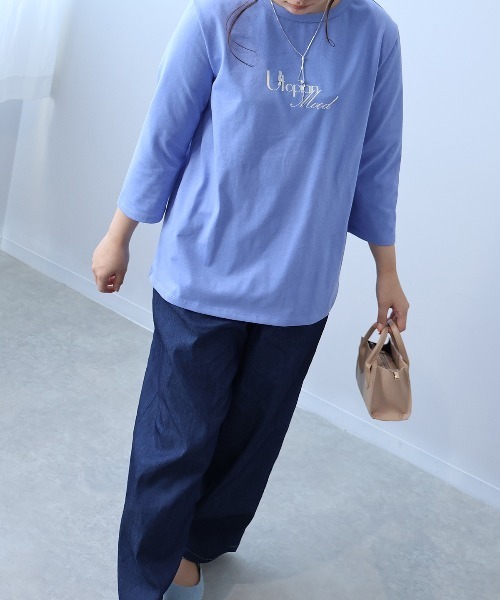 leswel(レスウェル)の「【L~5L 大きいサイズ】ビジューロゴプリントTシャツ(Tシャツ/カットソー・レディース・オフホワイト/ブルー/チャコールグレー・L/LL/3L/4L/5L)」の3枚目の写真