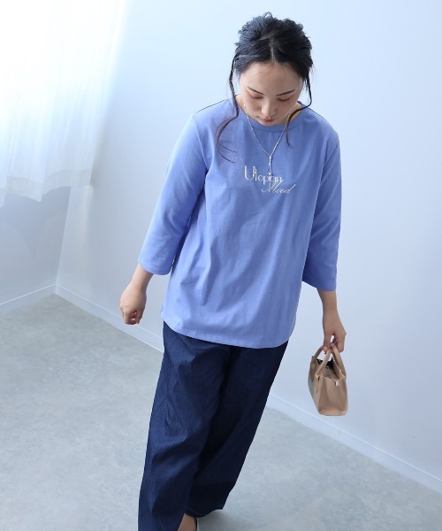 leswel(レスウェル)の「【L~5L 大きいサイズ】ビジューロゴプリントTシャツ(Tシャツ/カットソー・レディース・オフホワイト/ブルー/チャコールグレー・L/LL/3L/4L/5L)」の5枚目の写真