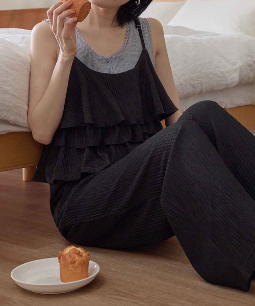 CHAN ME（チャンミ）の「リンクルキャミソール&パンツセットアップ（セットアップ・レディース・ブラック/モカ・MEDIUM/LARGE）」の3枚目の写真