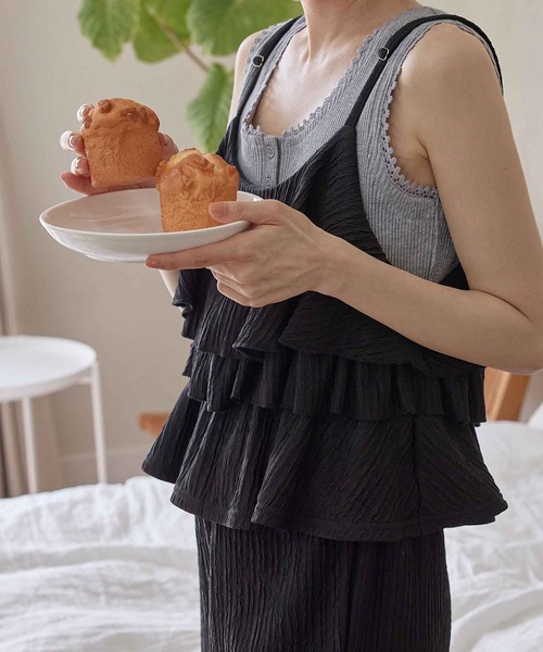 CHAN ME（チャンミ）の「リンクルキャミソール&パンツセットアップ（セットアップ・レディース・ブラック/モカ・MEDIUM/LARGE）」の5枚目の写真