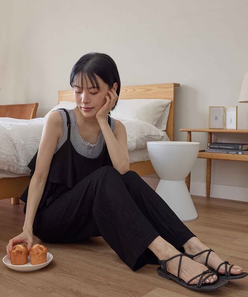 CHAN ME（チャンミ）の「リンクルキャミソール&パンツセットアップ（セットアップ・レディース・ブラック/モカ・MEDIUM/LARGE）」の7枚目の写真