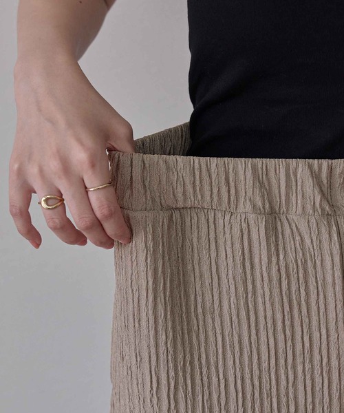 CHAN ME（チャンミ）の「リンクルキャミソール&パンツセットアップ（セットアップ・レディース・ブラック/モカ・MEDIUM/LARGE）」の20枚目の写真