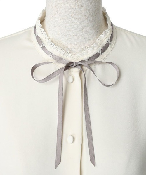 F i.n.t(フィント)の「はしごリボンスタンドカラーブラウス/ fint フィント(シャツ/ブラウス・レディース・ピンクベージュ/オフホワイト・FREE)」の17枚目の写真