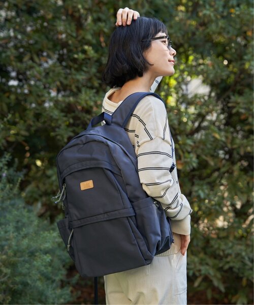 LBC(エルビーシー)の「10ポケットBIGリュック(バックパック/リュック・レディース・グレイッシュベージュ/ブラック/キャメル/ブルー系その他/カーキ・FREE)」の15枚目の写真