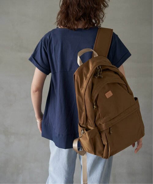 LBC(エルビーシー)の「10ポケットBIGリュック(バックパック/リュック・レディース・グレイッシュベージュ/ブラック/キャメル/ブルー系その他/カーキ・FREE)」の18枚目の写真