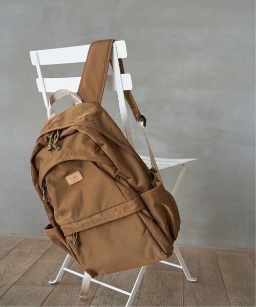 LBC(エルビーシー)の「10ポケットBIGリュック(バックパック/リュック・レディース・グレイッシュベージュ/ブラック/キャメル/ブルー系その他/カーキ・FREE)」の19枚目の写真
