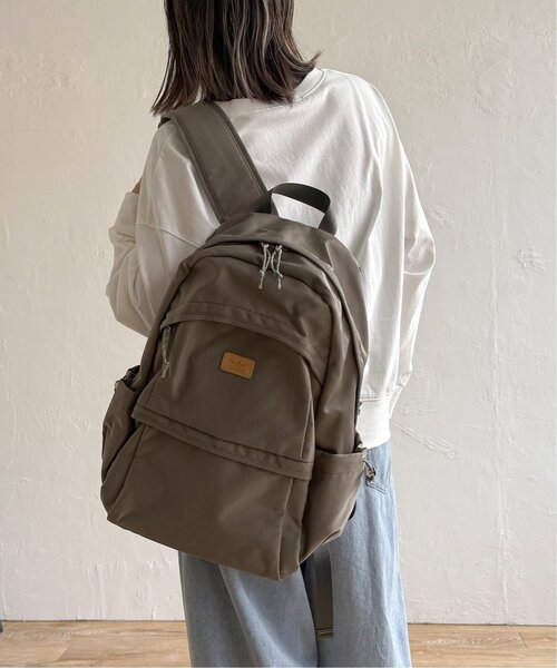 LBC(エルビーシー)の「10ポケットBIGリュック(バックパック/リュック・レディース・グレイッシュベージュ/ブラック/キャメル/ブルー系その他/カーキ・FREE)」の20枚目の写真