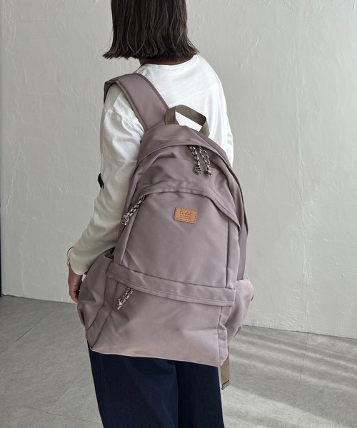 LBC(エルビーシー)の「10ポケットBIGリュック(バックパック/リュック・レディース・グレイッシュベージュ/ブラック/キャメル/ブルー系その他/カーキ・FREE)」の2枚目の写真