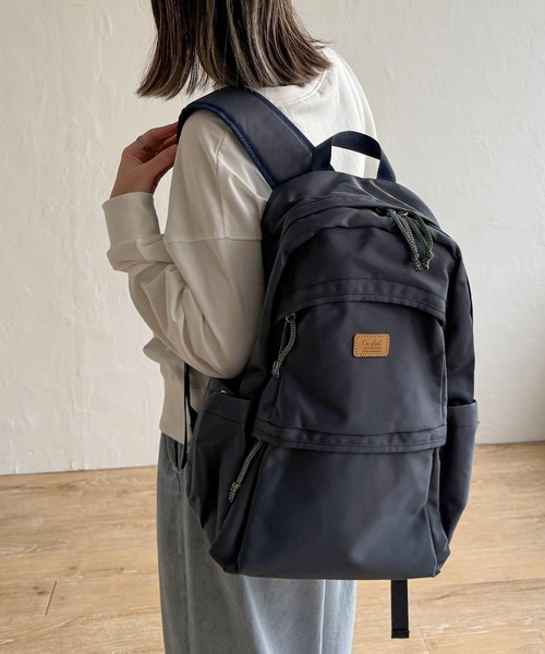 LBC(エルビーシー)の「10ポケットBIGリュック(バックパック/リュック・レディース・グレイッシュベージュ/ブラック/キャメル/ブルー系その他/カーキ・FREE)」の11枚目の写真