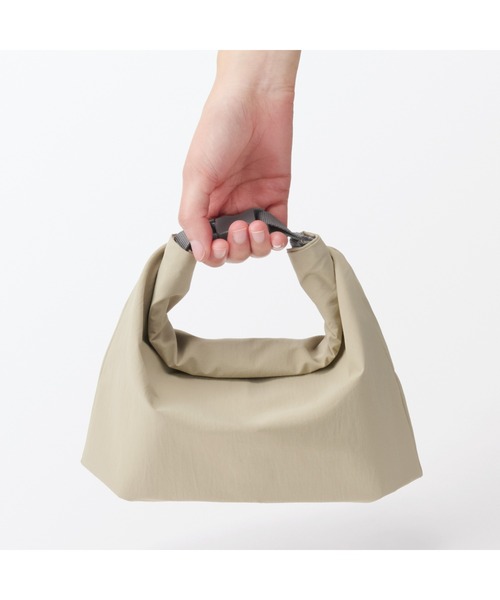 無印良品（ムジルシリョウヒン）の「高さが変えられる　ランチバッグ　ロールトップタイプ　大（エコバッグ/サブバッグ・メンズ・ベージュ/ブルー系/グレー・FREE）」の19枚目の写真