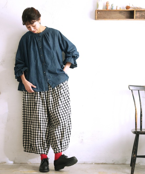 soulberry(ソウルベリー)の「デニムなフリル袖のブラウス(シャツ/ブラウス・レディース・ネイビー・L/M/5L/4L/3L/LL)」の4枚目の写真