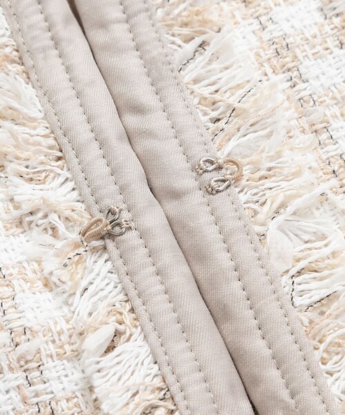 BROOKS BROTHERS(ブルックスブラザーズ)の「コットンブレンド ファンシーツイード ノーカラージャケット(ノーカラージャケット・レディース・ベージュ・0/8/6/4/2)」の4枚目の写真