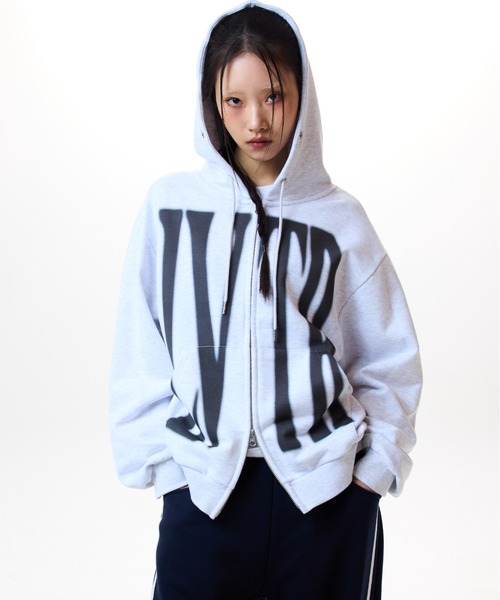 LUVISTRUE(ラヴイズトゥルー)の「LVTR HOOD ZIPUP(パーカー・レディース・ホワイト/その他・FREE)」の3枚目の写真
