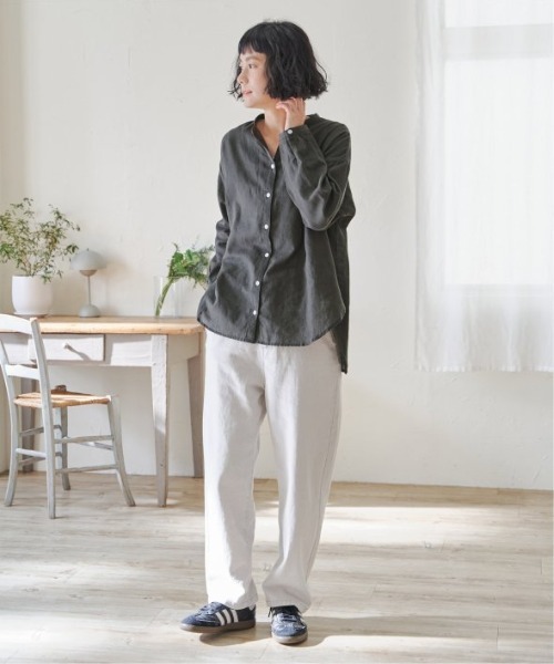 LBC（エルビーシー）の「リネンコットンバンドカラーシャツ（シャツ/ブラウス・レディース・チャコールグレー/ライトブルー/オレンジ/ホワイト/グリーン・M）」の9枚目の写真