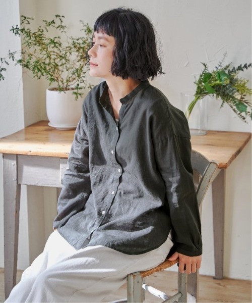 LBC（エルビーシー）の「リネンコットンバンドカラーシャツ（シャツ/ブラウス・レディース・チャコールグレー/ライトブルー/オレンジ/ホワイト/グリーン・M）」の8枚目の写真