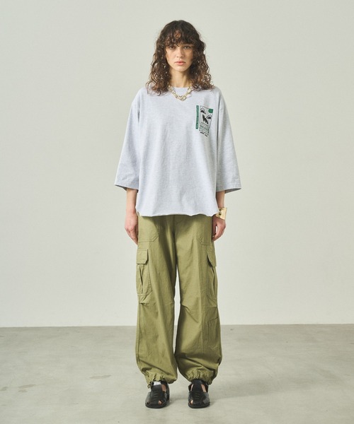 kha:ki(カーキ)の「「KHA:KI / カーキ」 7TH TEE -TRAILBRAZE- 7TH TEE -TRAILBRAZE-(Tシャツ/カットソー・レディース・アッシュグレー/ホワイト・1)」の8枚目の写真