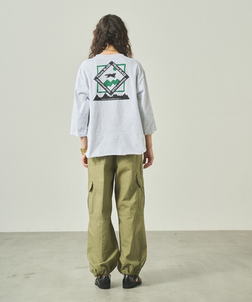 kha:ki(カーキ)の「「KHA:KI / カーキ」 7TH TEE -TRAILBRAZE- 7TH TEE -TRAILBRAZE-(Tシャツ/カットソー・レディース・アッシュグレー/ホワイト・1)」の10枚目の写真
