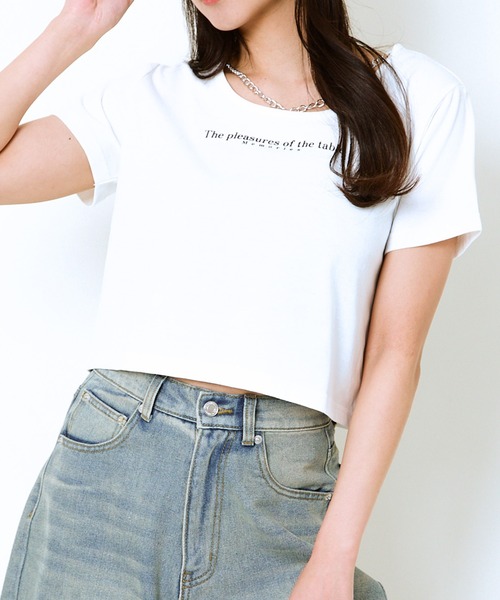 GORGE(ゴージ)の「《チョーカー風ネックレス付き》レディース ロゴTシャツ ショート丈 半袖 バタフライネックレス 春夏秋(Tシャツ/カットソー・レディース・ブラック/グレー/オフホワイト・F)」の2枚目の写真