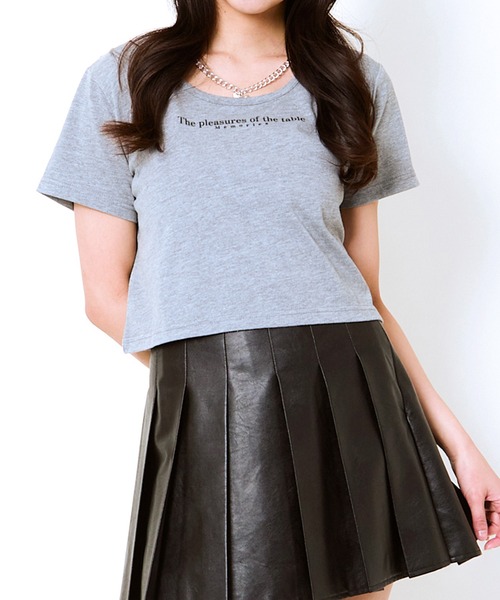 GORGE(ゴージ)の「《チョーカー風ネックレス付き》レディース ロゴTシャツ ショート丈 半袖 バタフライネックレス 春夏秋(Tシャツ/カットソー・レディース・ブラック/グレー/オフホワイト・F)」の5枚目の写真