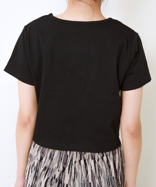 GORGE(ゴージ)の「《チョーカー風ネックレス付き》レディース ロゴTシャツ ショート丈 半袖 バタフライネックレス 春夏秋(Tシャツ/カットソー・レディース・ブラック/グレー/オフホワイト・F)」の11枚目の写真