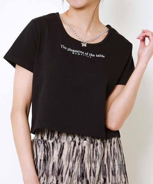 GORGE(ゴージ)の「《チョーカー風ネックレス付き》レディース ロゴTシャツ ショート丈 半袖 バタフライネックレス 春夏秋(Tシャツ/カットソー・レディース・ブラック/グレー/オフホワイト・F)」の15枚目の写真