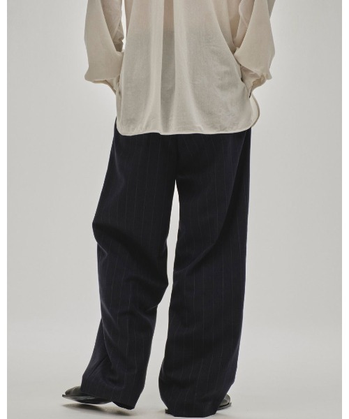 TODAYFUL(トゥデイフル)の「TODAYFUL Stripe Tuck Trousers 12510702(スラックス・レディース・インディゴブルー・36/38)」の9枚目の写真