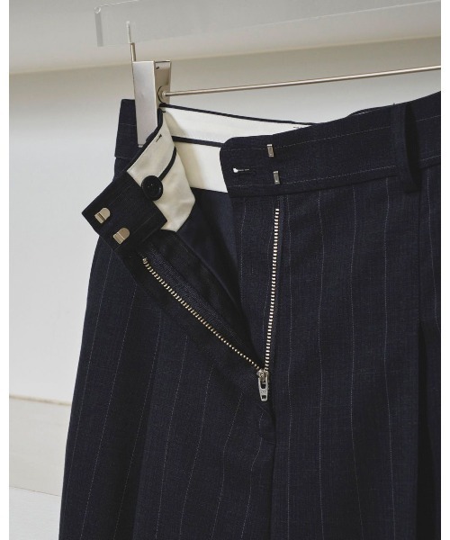 TODAYFUL(トゥデイフル)の「TODAYFUL Stripe Tuck Trousers 12510702(スラックス・レディース・インディゴブルー・36/38)」の7枚目の写真