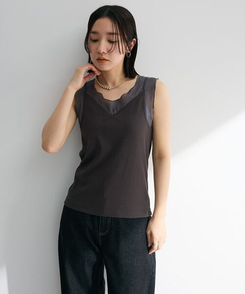 Sugar spoon(シュガースプーン)の「・SUGAR SPOON シアー切替タンクトップ(タンクトップ・レディース・オフホワイト/チャコールグレー/ブラック/グレイッシュベージュ/ライトグレー/イエロー・FREE)」の19枚目の写真