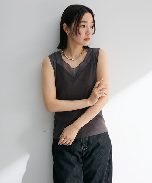 Sugar spoon(シュガースプーン)の「・SUGAR SPOON シアー切替タンクトップ(タンクトップ・レディース・オフホワイト/チャコールグレー/ブラック/グレイッシュベージュ/ライトグレー/イエロー・FREE)」の20枚目の写真