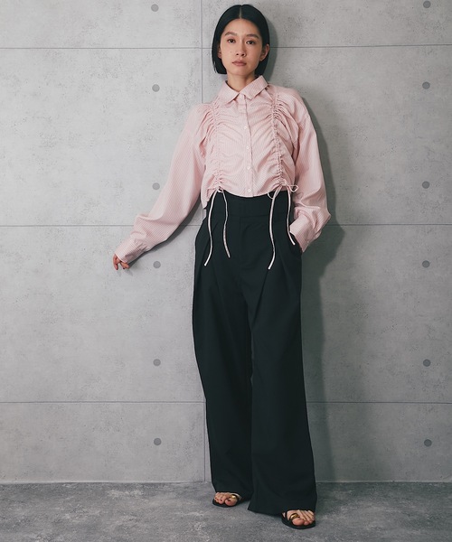 ANOTHER S(アナザーエス)の「フロントシャーリングショートストライプブラウス(シャツ/ブラウス・レディース・ブルー系その他/ブラック×ホワイト/ピンク/ブルー/オフホワイト/ホワイト×ブラック・FREE)」の7枚目の写真