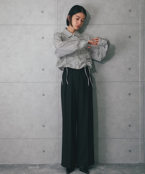 ANOTHER S(アナザーエス)の「フロントシャーリングショートストライプブラウス(シャツ/ブラウス・レディース・ブルー系その他/ブラック×ホワイト/ピンク/ブルー/オフホワイト/ホワイト×ブラック・FREE)」の8枚目の写真