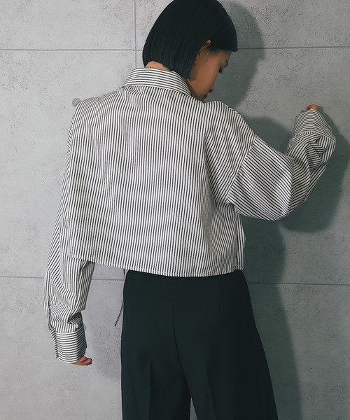 ANOTHER S(アナザーエス)の「フロントシャーリングショートストライプブラウス(シャツ/ブラウス・レディース・ブルー系その他/ブラック×ホワイト/ピンク/ブルー/オフホワイト/ホワイト×ブラック・FREE)」の13枚目の写真
