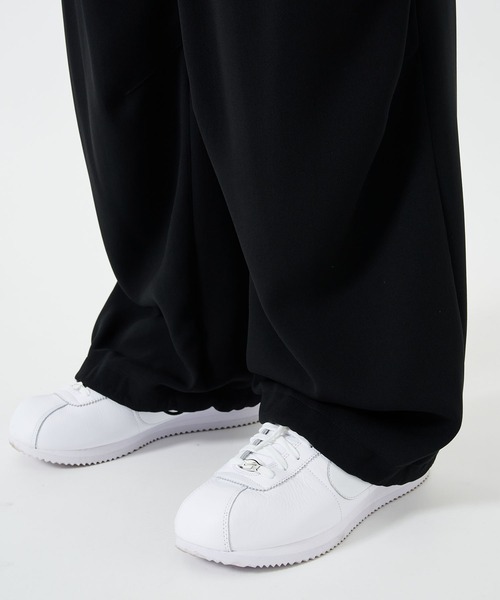STUDIOUS（ステュディオス）の「【STUDIOUS】ESSENTIAL RELAX WIDE PANTS（カーゴパンツ・メンズ・ダークグレー/ブラック・1/2）」の8枚目の写真