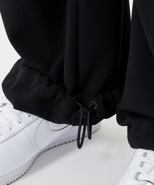 STUDIOUS（ステュディオス）の「【STUDIOUS】ESSENTIAL RELAX WIDE PANTS（カーゴパンツ・メンズ・ダークグレー/ブラック・1/2）」の9枚目の写真