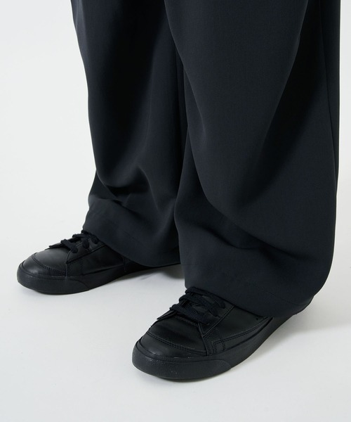 STUDIOUS（ステュディオス）の「【STUDIOUS】ESSENTIAL RELAX WIDE PANTS（カーゴパンツ・メンズ・ダークグレー/ブラック・1/2）」の20枚目の写真