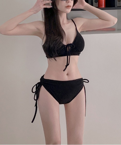 gossip！ロサンゼルス（ゴシップロサンゼルス）の「Y2K シャーリングシンプルハイウエストビキニ水着  [2点セット] 美脚効果 温泉水着（水着・レディース・ローズ/ブラック/パープル/ブルー/オフホワイト/ピンク/ブラウン・M/L/XL）」の10枚目の写真