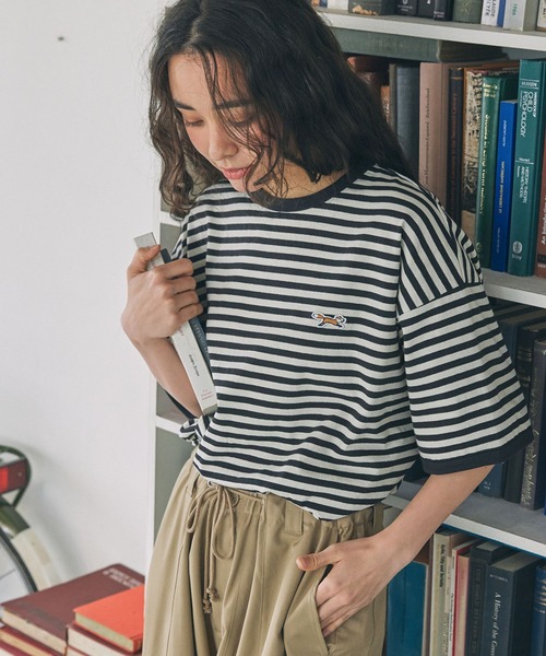 PENNEYS(ぺニーズ)の「PENNEYS/ペニーズ 別注 THE FOX ロゴ ワッペン刺繍 ボーダーTシャツ(Tシャツ/カットソー・レディース・ネイビー系/ネイビー系1/ブラック系1/ブラック系・FREE)」の11枚目の写真
